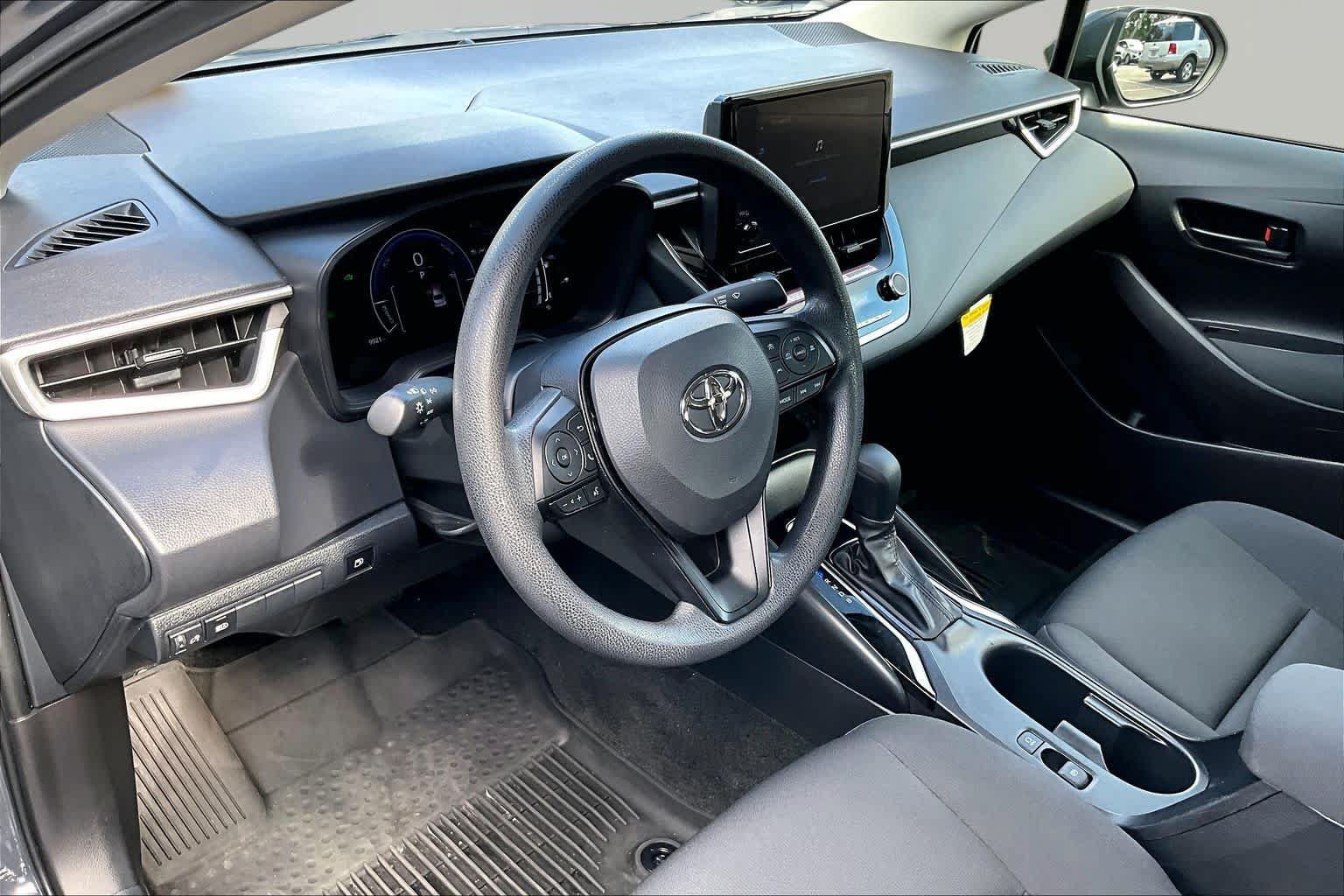Used 2026 Toyota Corolla LE FWD image 18