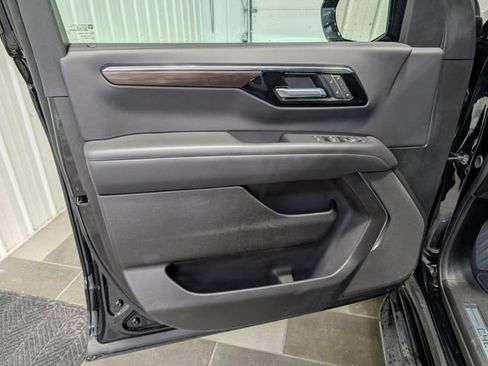 Used 2025 Chevrolet Tahoe LT image 13