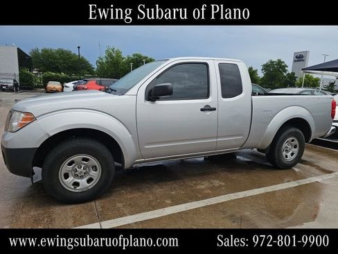 Used 2011 Nissan Frontier S w/ S Preferred Pkg image 2
