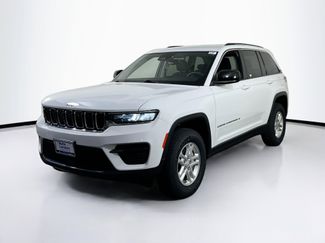 Used 2023 Jeep Grand Cherokee Laredo video 1