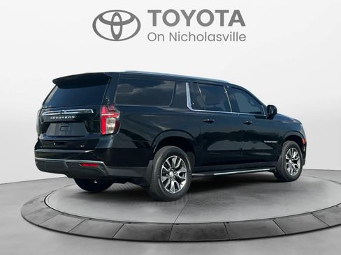 Used 2023 Chevrolet Suburban LT AWD/4WD image 5