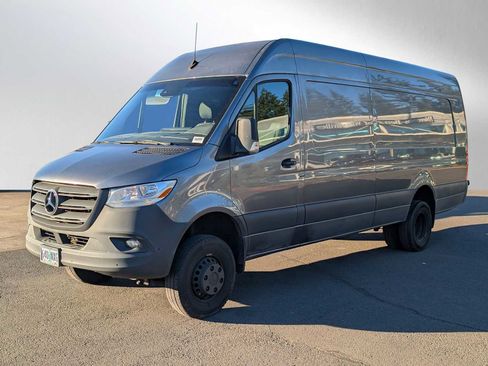 Used 2022 Mercedes-Benz Sprinter 3500 image 7