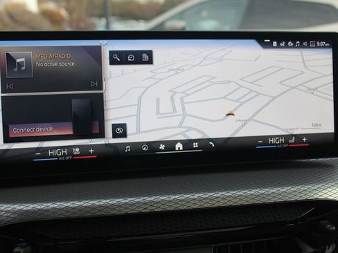 Used 2026 BMW 330i xDrive Sedan w/ M Sport Package image 17