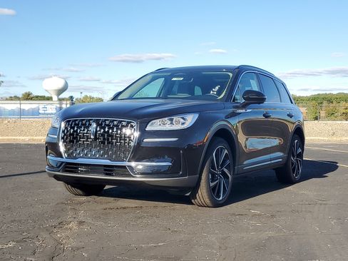 New 2025 Lincoln Corsair Reserve image 2