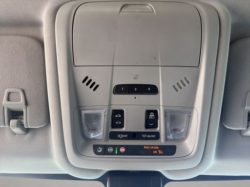 Used 2020 Chevrolet Equinox LT FWD image 15