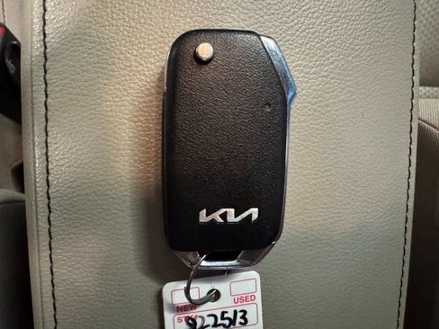Used 2022 Kia Soul LX w/ Technology Package FWD image 17