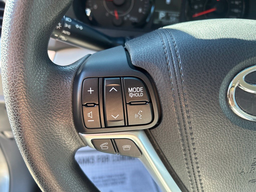 Used 2015 Toyota Sienna LE FWD image 26