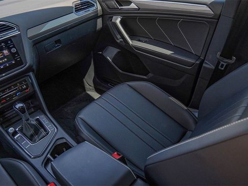 New 2024 Volkswagen Tiguan SE R-Line image 29