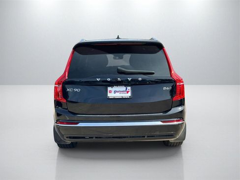 Used 2024 Volvo XC90 B6 Ultimate w/ Lounge Package image 6