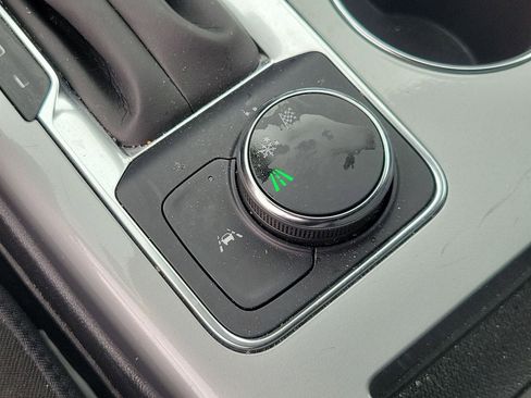 Used 2025 Chevrolet Blazer LT FWD image 1