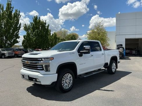 Used 2022 Chevrolet Silverado 3500 High Country w/ Technology Package AWD/4WD image 10
