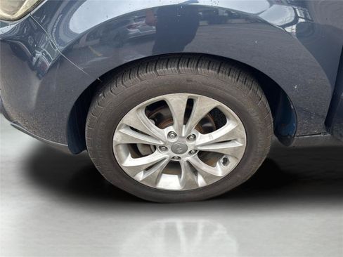 Used 2015 Kia Soul + FWD image 36