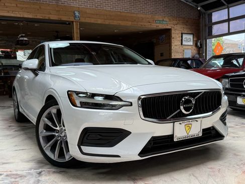 Used 2019 Volvo S60 T5 Momentum w/ Premium Package FWD image 3