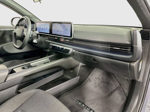 Used 2024 Hyundai Ioniq 6 SE RWD image 29