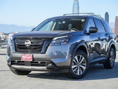 Used 2025 Nissan Pathfinder SL w/ Black Appearance Package