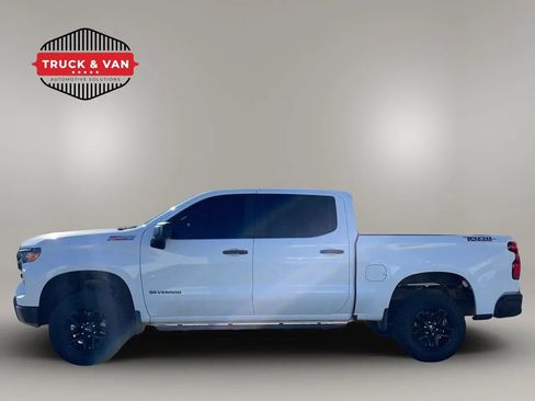 Used 2023 Chevrolet Silverado 1500 Custom Trail Boss AWD/4WD image 4
