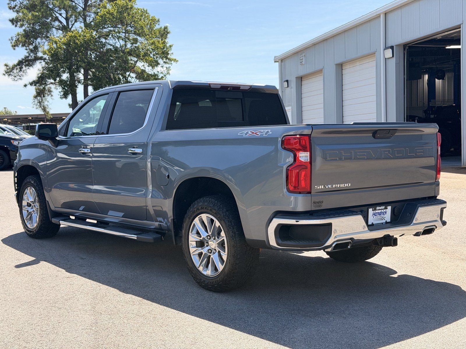 Used 2019 Chevrolet Silverado 1500 LTZ w/ LTZ Plus Package AWD/4WD image 10
