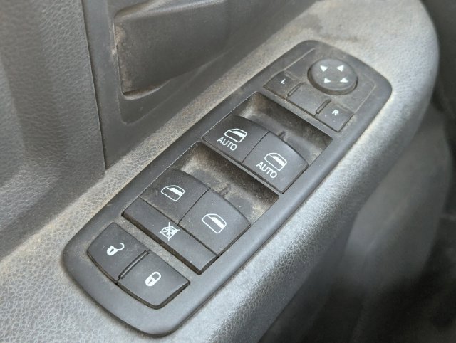 Used 2012 RAM 2500 ST w/ Chrome Appearance Group AWD/4WD image 18