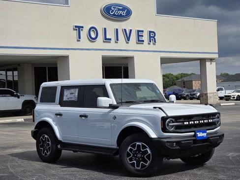New 2026 Ford Bronco Outer Banks AWD/4WD image 2