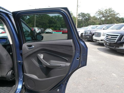 Used 2018 Ford Escape SE w/ SE Sync 3 Package FWD image 25