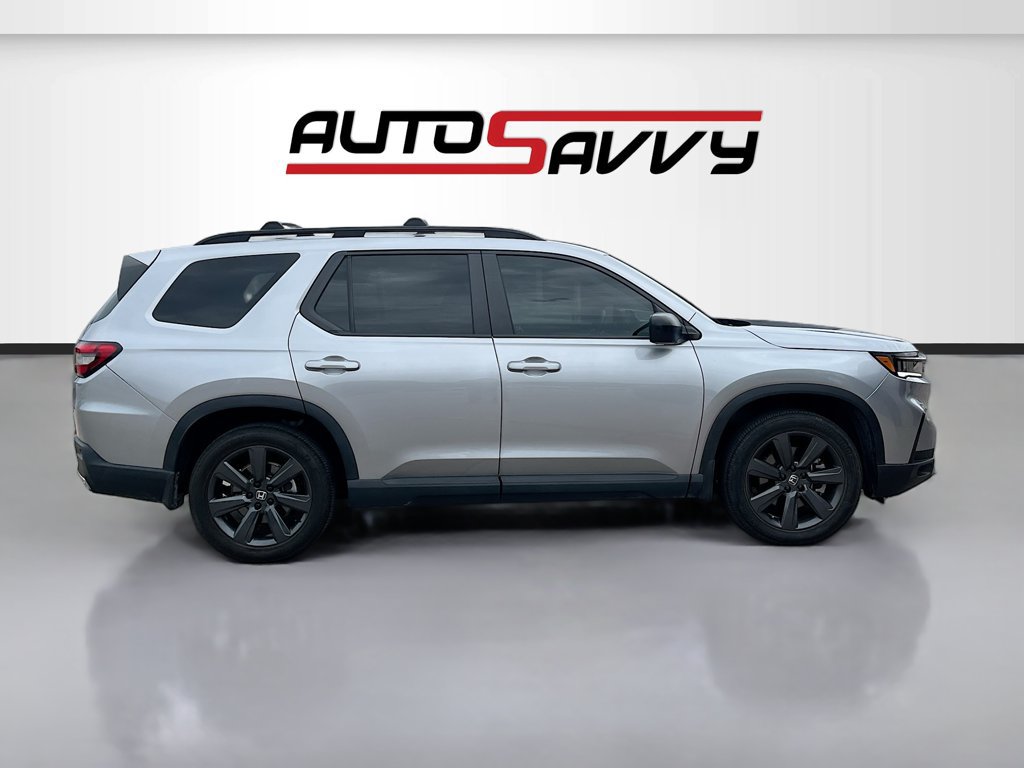 Used 2025 Honda Pilot Sport image 8
