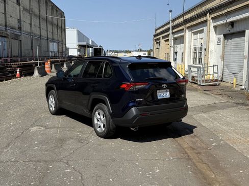 Used 2020 Toyota RAV4 XLE w/ Convenience Package AWD/4WD image 7
