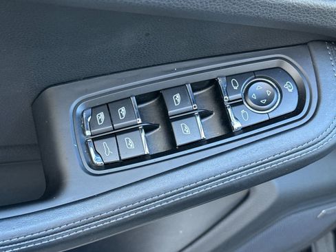 Certified 2023 Porsche Macan GTS image 13