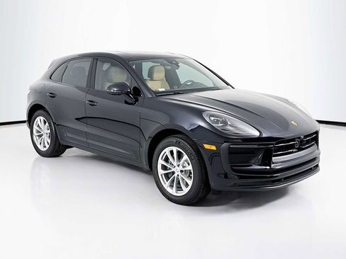 New 2025 Porsche Macan image 7