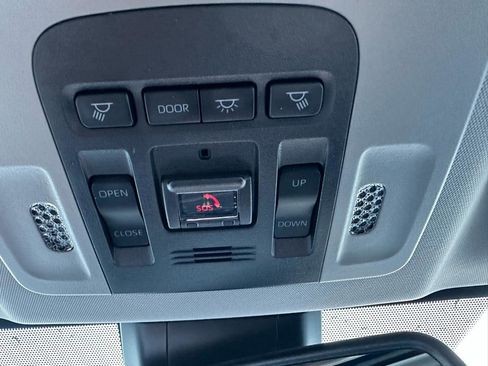 Used 2023 Toyota Camry SE w/ Cold Weather Package image 19