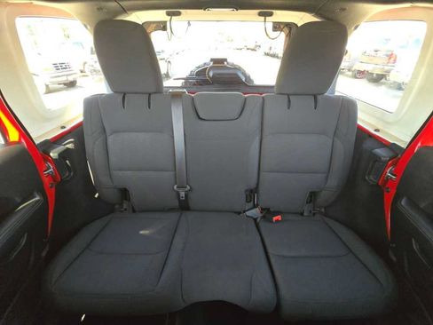 Used 2020 Jeep Wrangler Unlimited Sahara AWD/4WD image 17