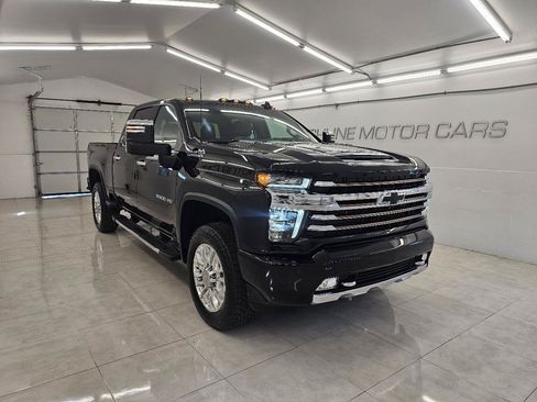 Used 2023 Chevrolet Silverado 3500 High Country w/ Z71 Off-Road Package AWD/4WD image 3