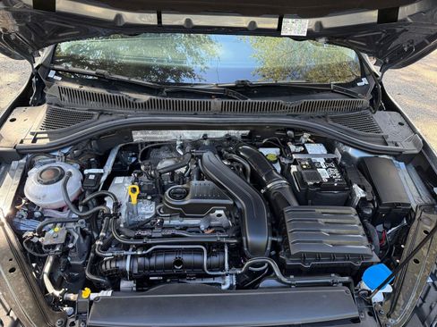 Used 2025 Volkswagen Jetta SE image 25
