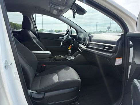 Used 2023 Kia Sportage LX FWD image 17