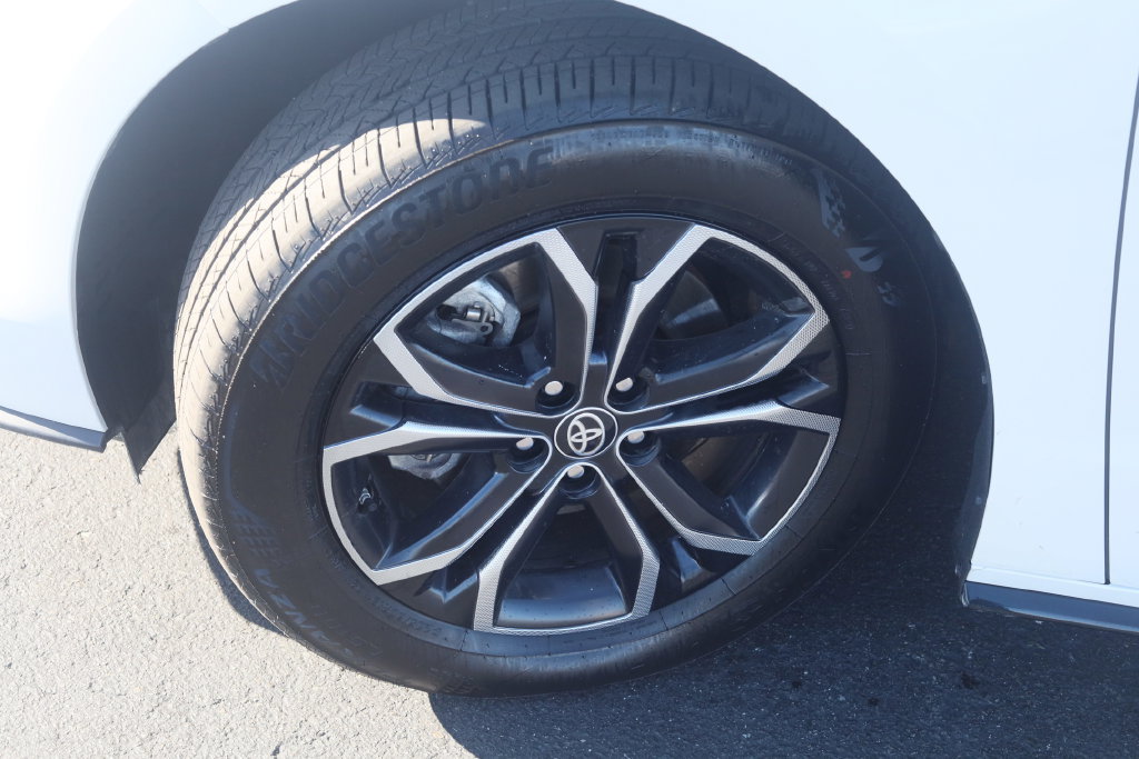 Used 2025 Toyota Sienna Platinum AWD/4WD image 34