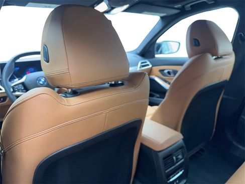 Used 2025 BMW 330i Sedan image 35