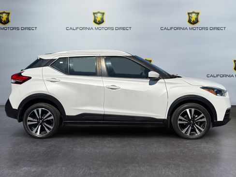 Used 2018 Nissan Kicks SV image 6