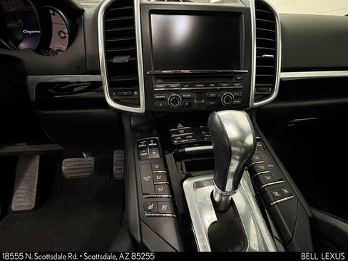 Used 2016 Porsche Cayenne AWD/4WD image 16