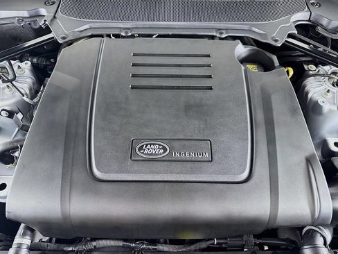 Used 2024 Land Rover Discovery S AWD/4WD image 25