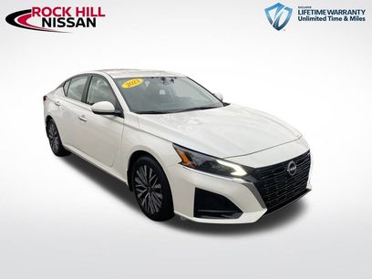Used 2023 Nissan Altima 2.5 SV
