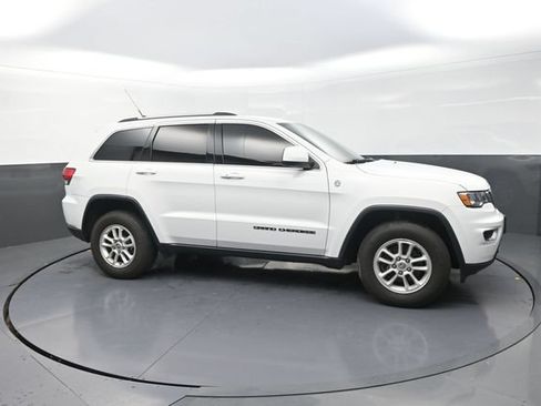 Used 2019 Jeep Grand Cherokee Laredo AWD/4WD image 24