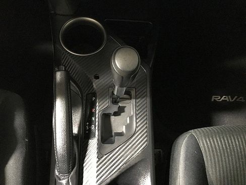 Used 2015 Toyota RAV4 LE FWD image 29