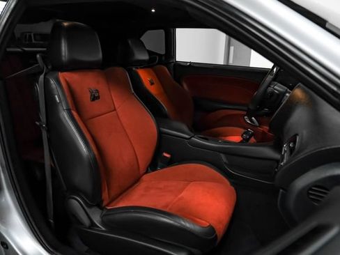 Used 2017 Dodge Challenger R/T RWD image 30