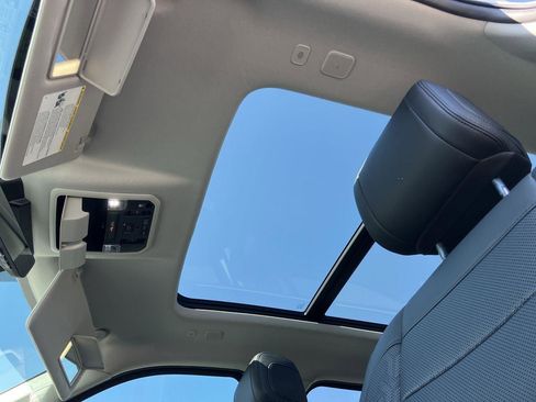 Used 2022 Toyota Tundra Limited image 24