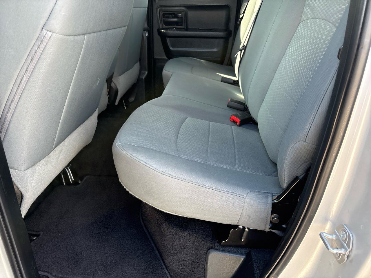 Used 2018 RAM 1500 Express AWD/4WD image 17