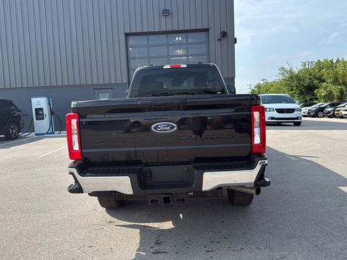 Used 2025 Ford F250 XLT w/ FX4 Off-Road Package AWD/4WD image 4