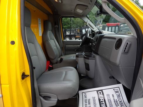 Used 2021 Ford E-350 and Econoline 350 Super Duty RWD image 26