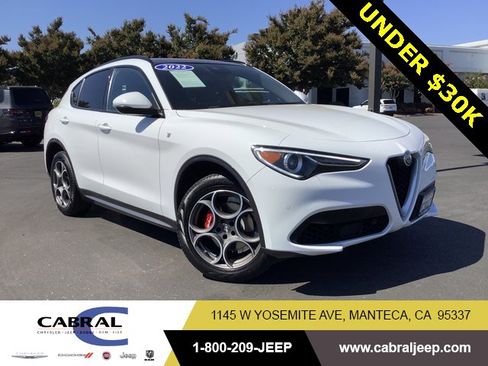 Used 2022 Alfa Romeo Stelvio Ti image 1