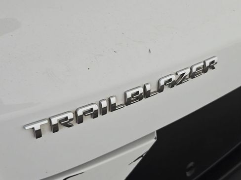 Used 2021 Chevrolet TrailBlazer LS FWD image 34