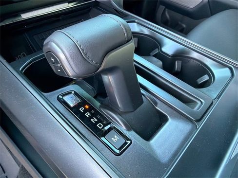 Used 2025 Ford F150 Lariat w/ Equipment Group 501A Mid image 31