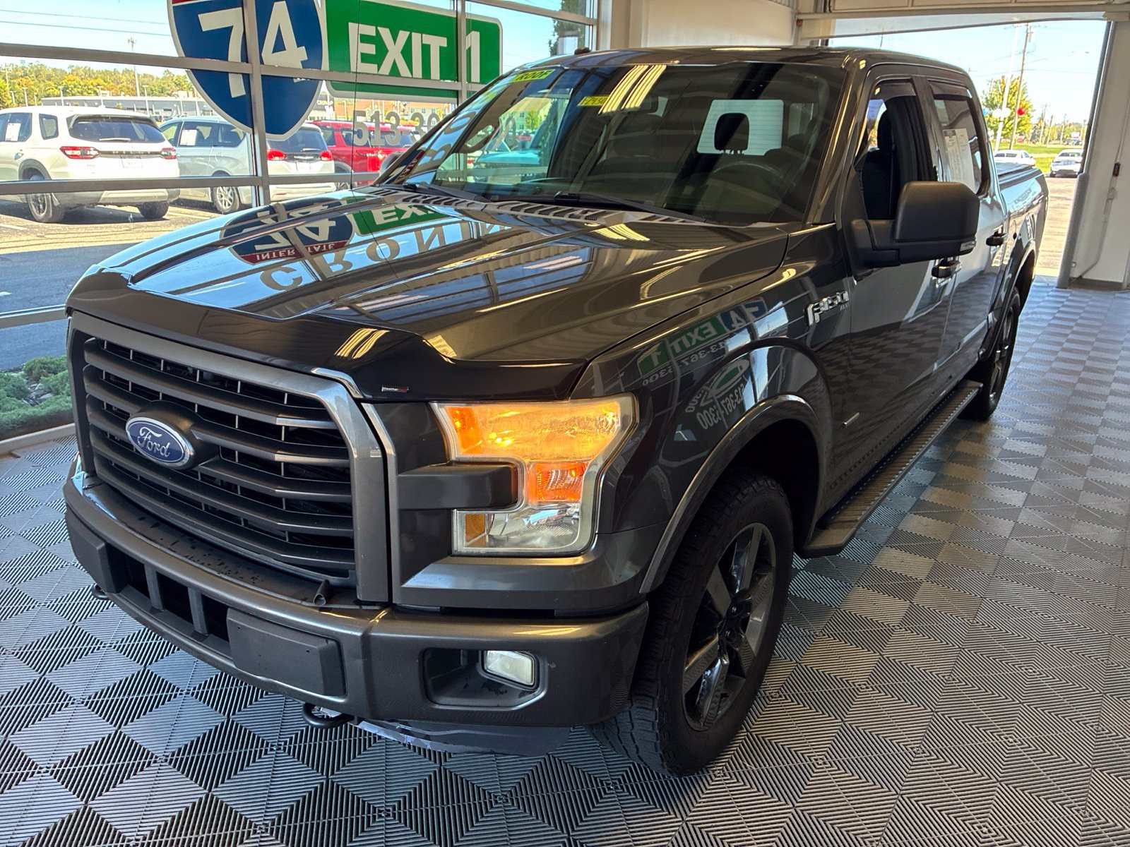 Used 2016 Ford F150 XLT w/ Equipment Group 302A Luxury AWD/4WD image 3